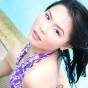 Sensual japonesa se desnuda en la piscina